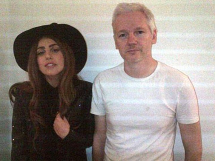 Lady Gaga dines with Wikileaks founder Julian Assange