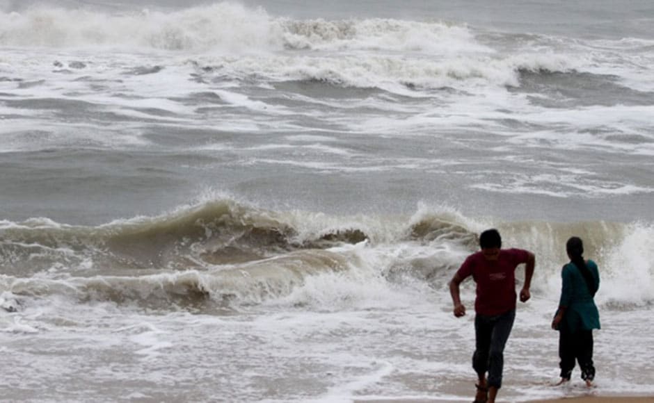 images-chennai-braces-for-cyclone-nilam-photos-news-firstpost