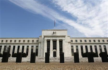Fed officials offer divergent views on inflation risks Fed officials offer divergent views on inflation risks