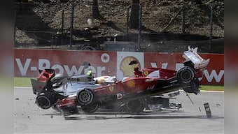 Alonso crashes out of Japan Grand Prix 