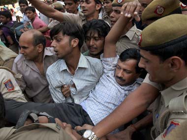 Vadra, Khurshid, Gadkari: Kejriwal goes for Samson option Vadra, Khurshid, Gadkari: Kejriwal goes for Samson option