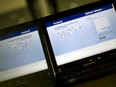 Facebook to US users: Pay to promote posts on friends' newsfeeds Facebook to US users: Pay to promote posts on friends' newsfeeds