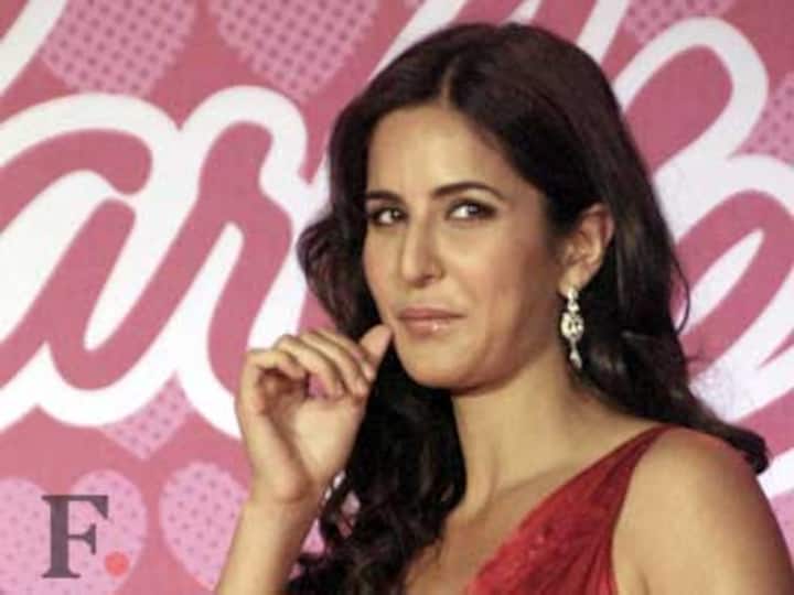 Yash Chopra shouldn't retire: Katrina Kaif Yash Chopra shouldn't retire: Katrina Kaif