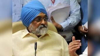 Spectrum refarming: Montek asks for more talks between Trai & Govt