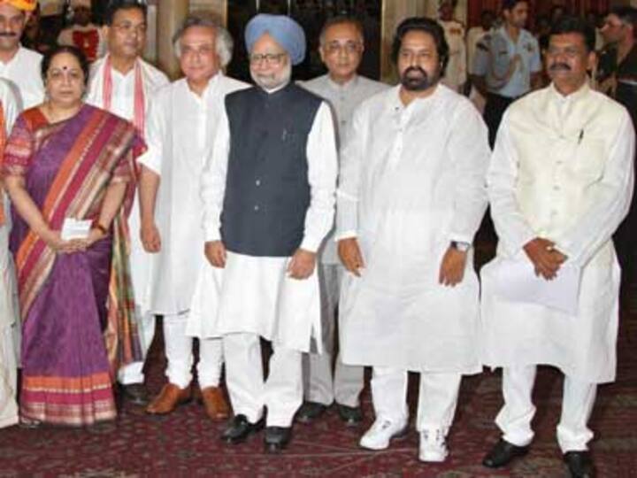 Between Manmohan and Jayanthi Natarajan, UPA is a lost case