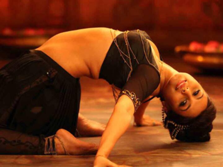 Rani Mukherji challenged for belly dancing skills! 