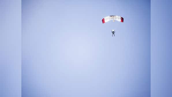 Baumgartner's record space jump sets Twitter, YouTube on fire 