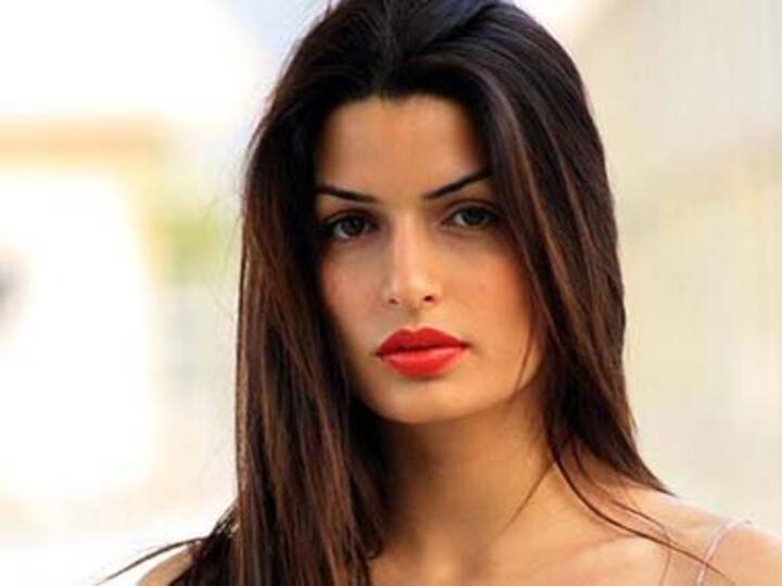 Bond girl worked without 'Skyfall' script Bond girl worked without 'Skyfall' script