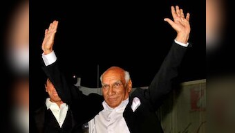 Yash Chopra had lyrical approach to filmmaking: Raakhee Gulzar