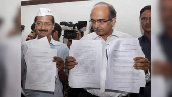 Kejriwal shoots at Vadra from DLF's shoulder, shocks Congress