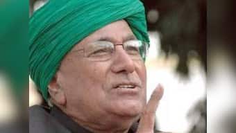 Chautala agrees with khaps, backs early marriage for women