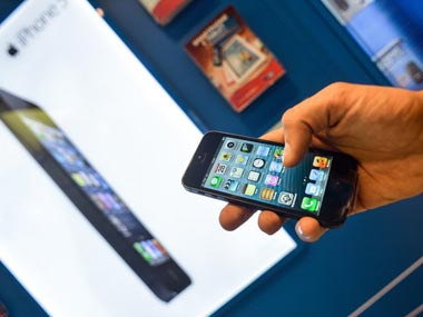 iPhone 5 out on 2 Nov in India, starting price Rs 45,500 only! iPhone 5 out on 2 Nov in India, starting price Rs 45,500 only!