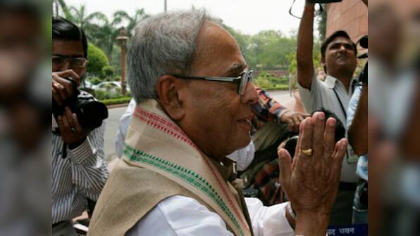 Nitish seeks Pranab's 'blessings' for Bihar