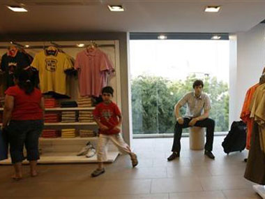 Reliance Retail turnover up by 48% in first half of FY13 Reliance Retail turnover up by 48% in first half of FY13