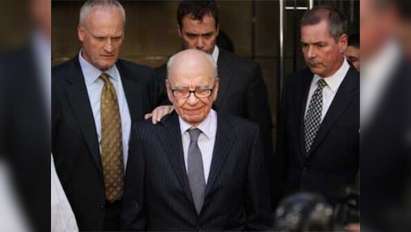Murdoch looks to buy out LA Times, Chicago Tribune