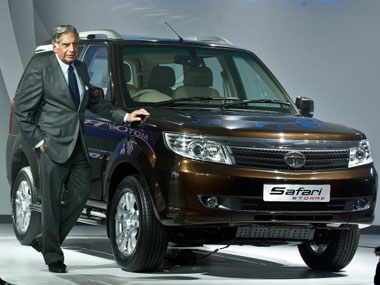 Tata Motors launches Safari Storme, eyes No 2 slot Tata Motors launches Safari Storme, eyes No 2 slot