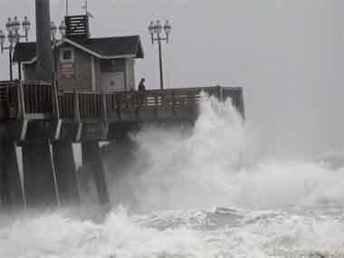 It's hypocritical for NYT, WSJ to lift paywalls for Sandy