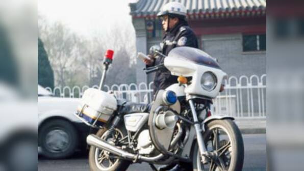 Ragpicker in China held for gnawing woman's face, biting cop