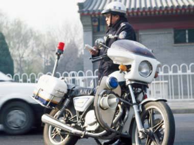 Ragpicker in China held for gnawing woman's face, biting cop