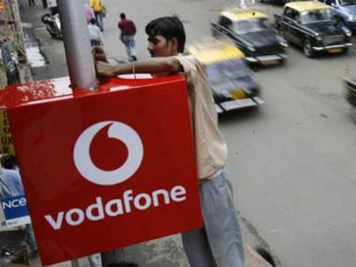 Vodafone to pay Rs 5,000 for starting hello tune without consent Vodafone to pay Rs 5,000 for starting hello tune without consent