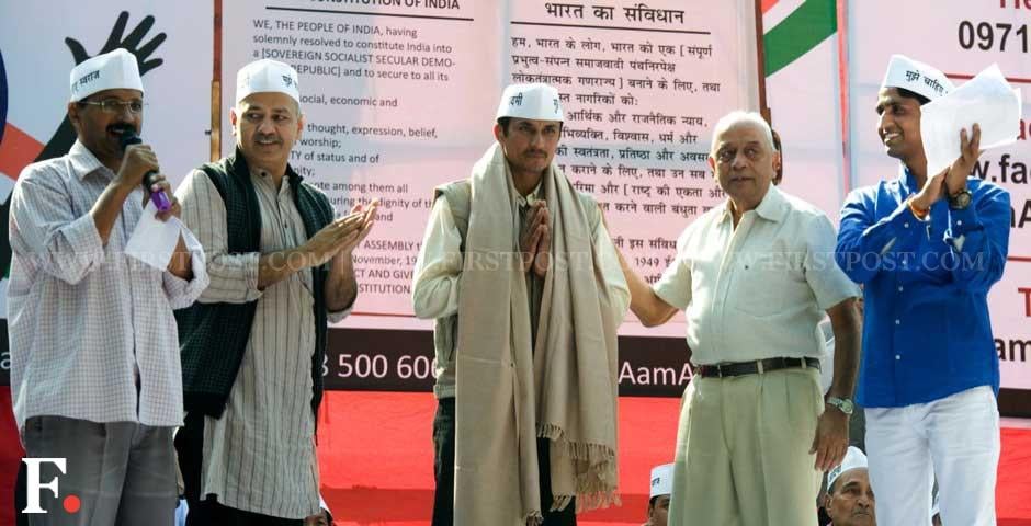 (Left to right) Arvind Kejriwal with associate Manish Sisodia, former NSG commando Surendra Singh and Kumar Vishwas at the formal launch of the Aam Aadmi Party at Jantar Mantar. Naresh Sharma/ Firstpost (Left to right) Arvind Kejriwal with associate Manish Sisodia, former NSG commando Surendra Singh and Kumar Vishwas at the formal launch of the Aam Aadmi Party at Jantar Mantar. Naresh Sharma/ Firstpost
