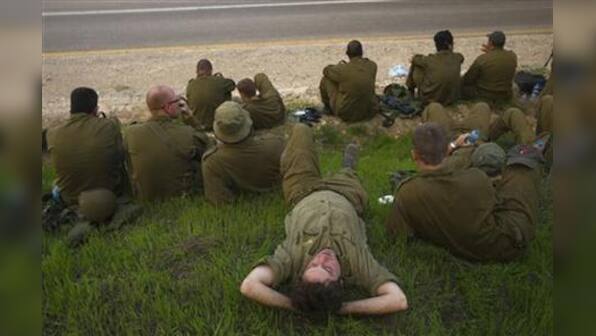 Israel withdraws army from Gaza, both sides declare victory