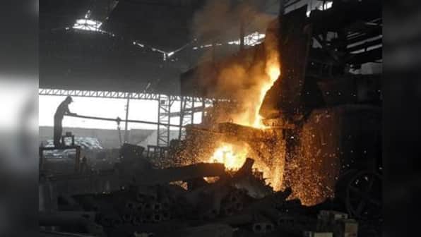 India throws $15 bln lifeline to world's iron ore miners