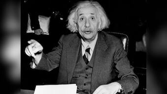 Wait, what? A letter explaining Einstein's theory of relativity sold for $ 62,500