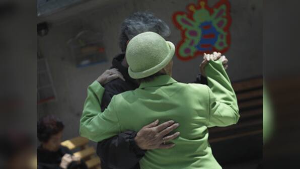 Active lifestyle can keep Alzheimer's at bay: Study