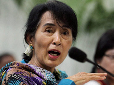 Myanmar elections: Aung San Suu Kyi vows to be 'above the president' if party wins poll Myanmar elections: Aung San Suu Kyi vows to be 'above the president' if party wins poll
