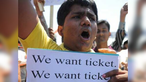 Congress workers repeat ruckus before 2nd phase tickets