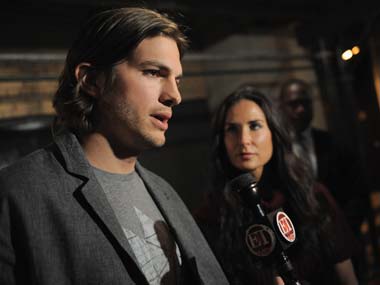 Demi Moore's daughters urge her to divorce Ashton Kutcher Demi Moore's daughters urge her to divorce Ashton Kutcher