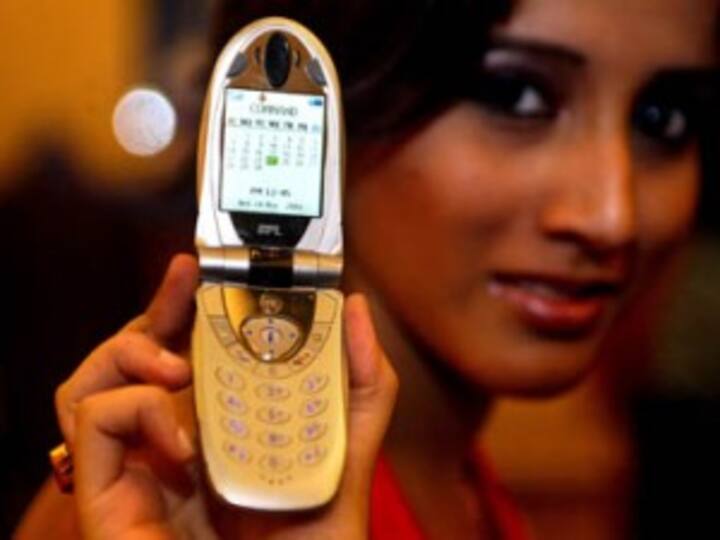 Why 900 Mhz partial refarming is not workable for GSM players