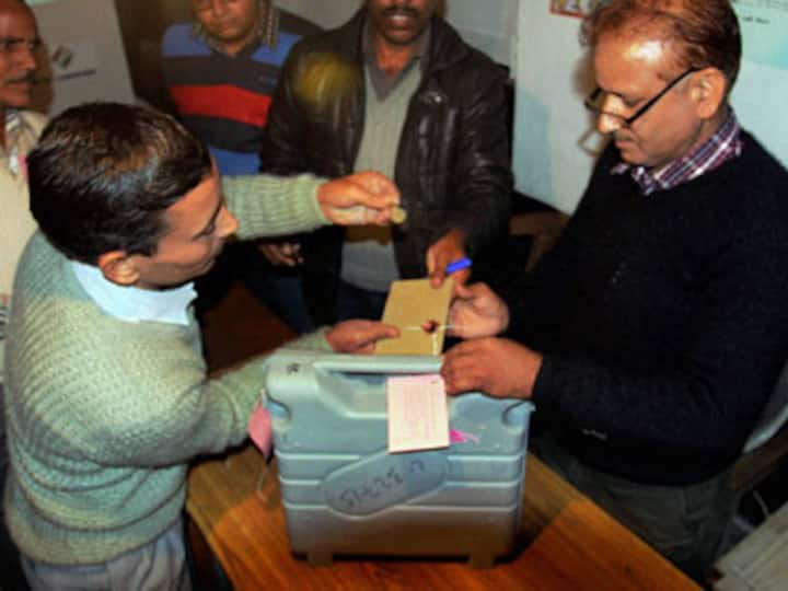 EC issues 73 notices against paid news in Himachal polls EC issues 73 notices against paid news in Himachal polls