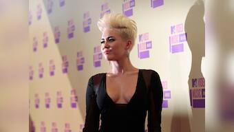 Miley Cyrus gets a pig as birthday present