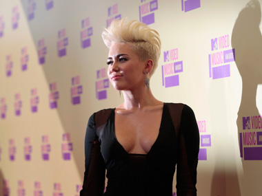 Miley Cyrus gets a pig as birthday present Miley Cyrus gets a pig as birthday present