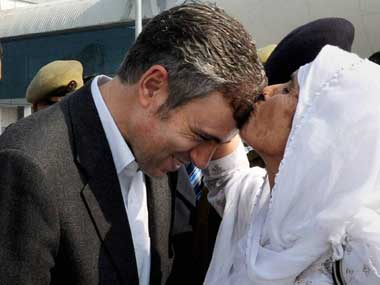 Day after media reports, Omar surrenders 2 LPG connections Day after media reports, Omar surrenders 2 LPG connections