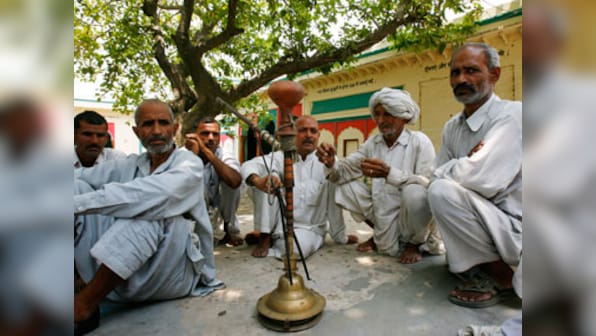 Bihar Panchayat bans liquor consumption, gambling