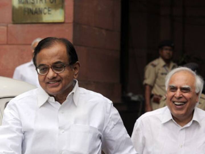 Govt will hold another 2G auction by 31 March: Sibal Govt will hold another 2G auction by 31 March: Sibal