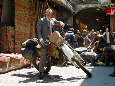 James Bond Daniel Craig surprises US troops in Afghanistan James Bond Daniel Craig surprises US troops in Afghanistan