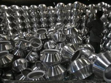 Hindalco Industries' profit drops 37% to Rs 236 cr in March quarter, income rises 7% to Rs 12,733 cr Hindalco Industries' profit drops 37% to Rs 236 cr in March quarter, income rises 7% to Rs 12,733 cr