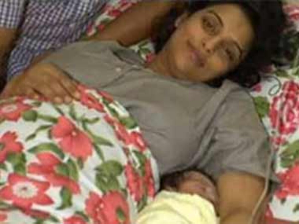 Swetha Menon Sex - Swetha Menon's childbirth on screen: Kerala's surprising moral  debate-Entertainment News , Firstpost