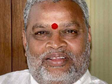 TDP leader Yerran Naidu cremated at his native village