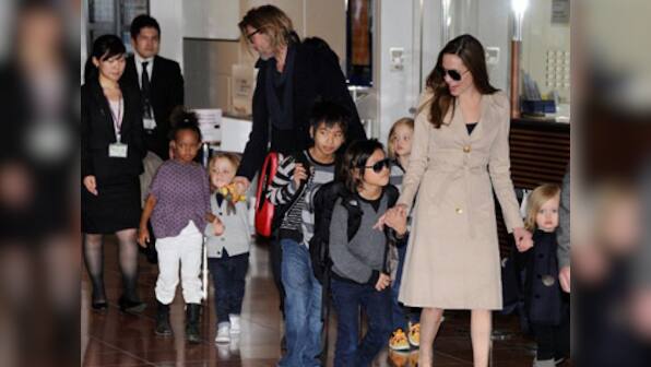 Brangelina's kids visit post office, send letters to Santa