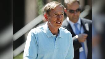 UK think tank reconsiders decision to award Petraeus