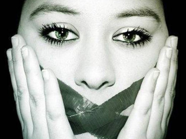 Bal Thackeray post on FB: Girl apologises for her 'mistake' Bal Thackeray post on FB: Girl apologises for her 'mistake'