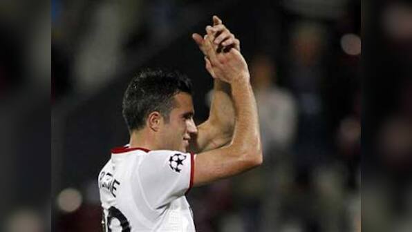 Man Utd vs Arsenal: Wenger calls on fans to respect Van Persie