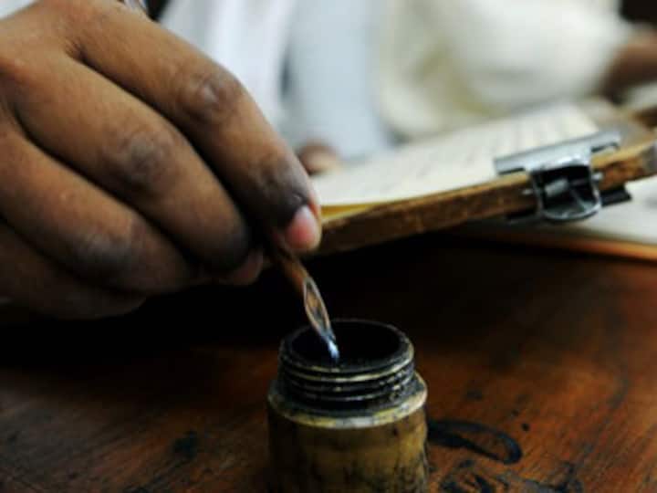 Cigarettes and a stern wife: Manto on what it takes to be a writer Cigarettes and a stern wife: Manto on what it takes to be a writer