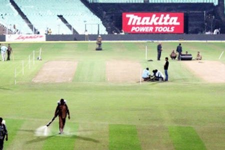 Eden curator goes on leave after pitch row with Dhoni Eden curator goes on leave after pitch row with Dhoni