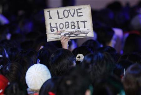 'The Hobbit' is too long, boring and has odd 3D effects, say early reviews 'The Hobbit' is too long, boring and has odd 3D effects, say early reviews